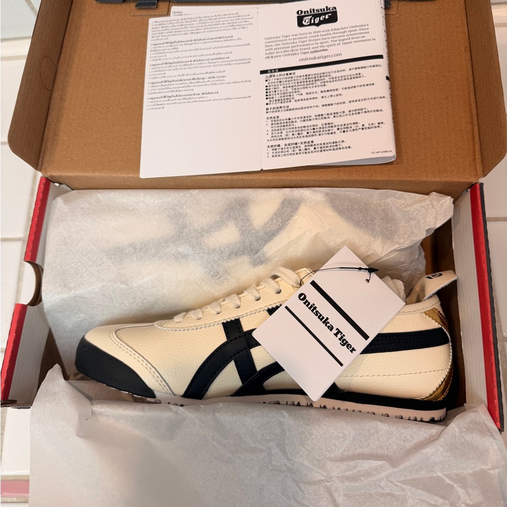 NWT Onitsuka Tiger by Asics Mexico 66 Sneakers Cream with Black Accents - Picture 2 of 6